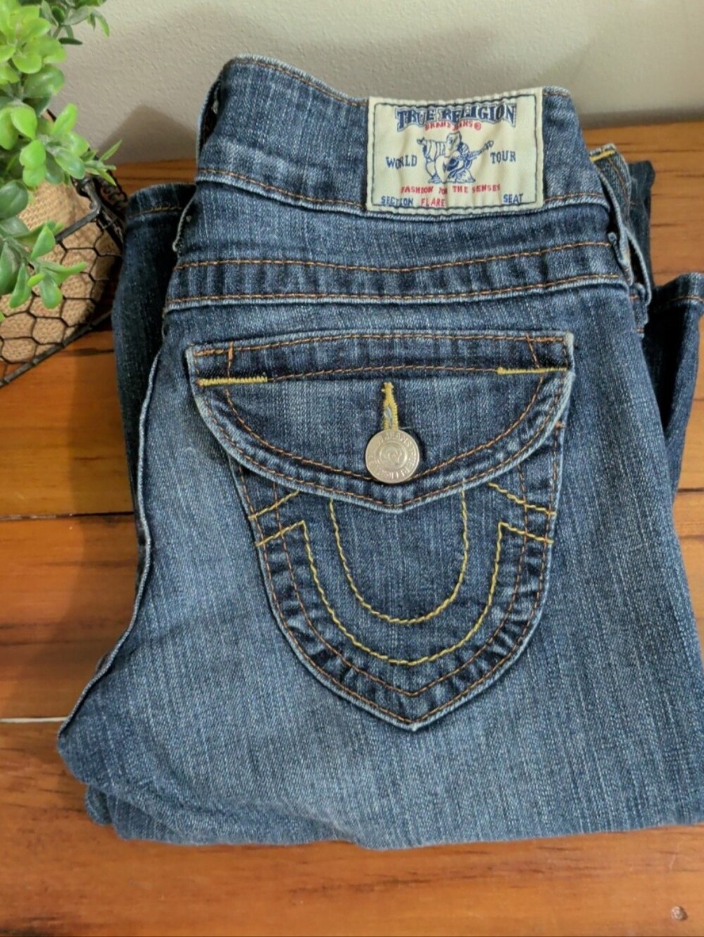 True Religion Women's Low Rise Flared Twisted Seam Jeans Size 26